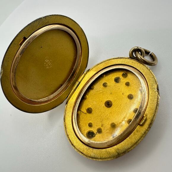 WH Co antique Victorian 1/4 thick 10k gold filled paste rhinestones round locket - Picture 5 of 10